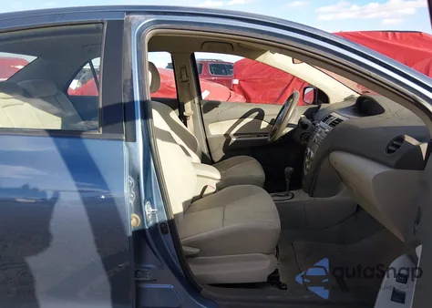 2010 Toyota Yaris z USA, uszkodzony, nr VIN JTDBT4K3XA1374514